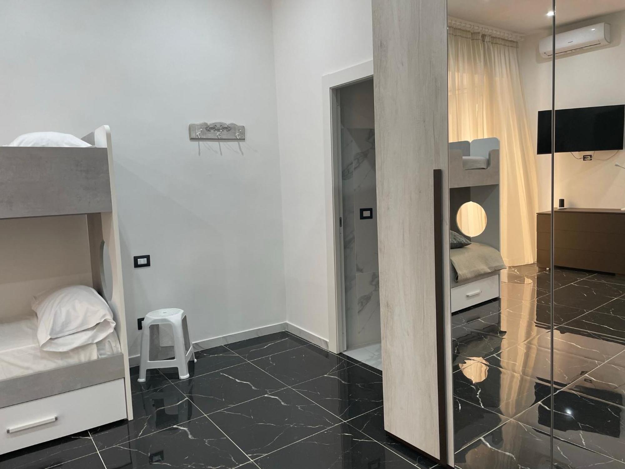Hotel LudBen House à Naples Extérieur photo